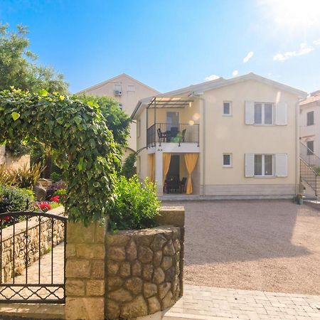 Apartman Ivona Na 1. Katu Malinska Exterior foto